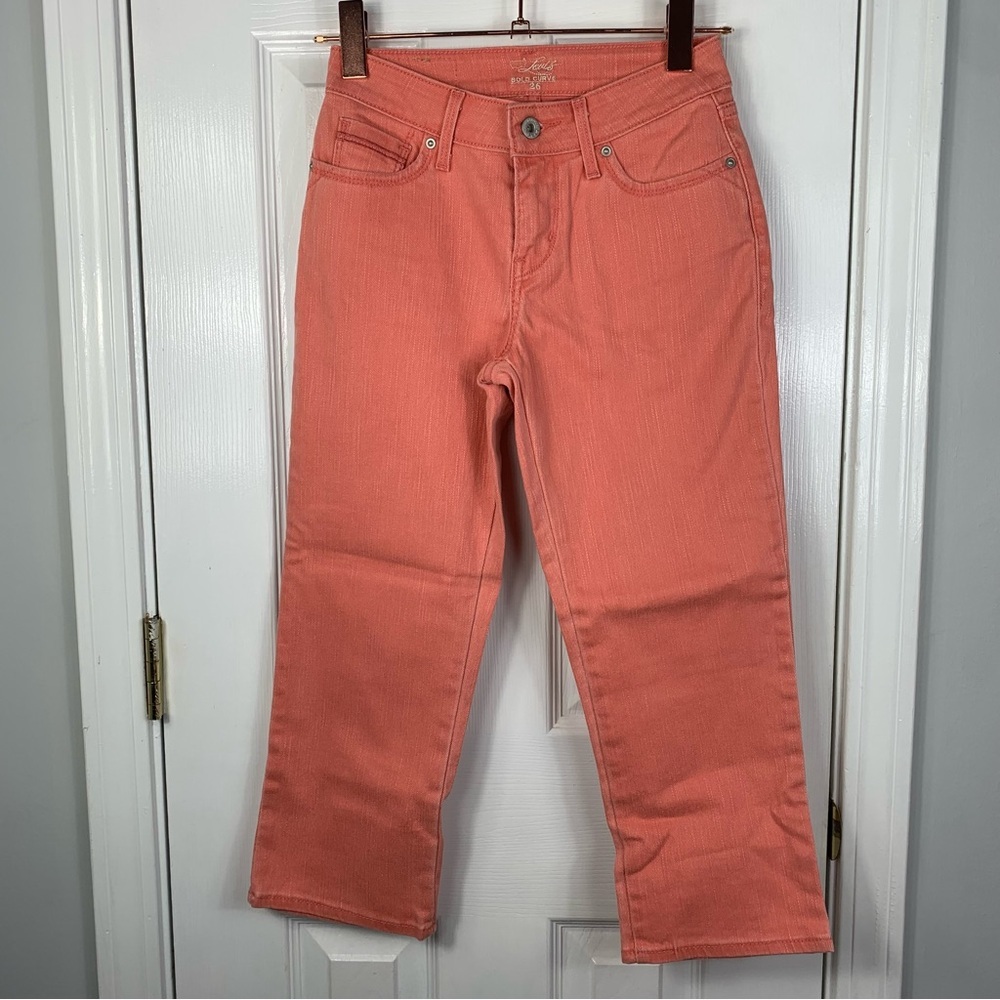 Levi’s Bold Curve Capri Womens Size 26 - Picture 1 of 4